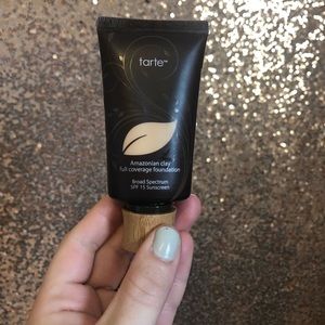 Tarte amazon clay foundation